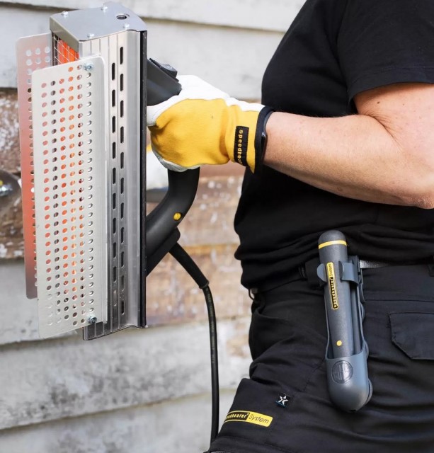 Skrapebladene sitt magasin er festet bak sliren til Flexiskrapen..