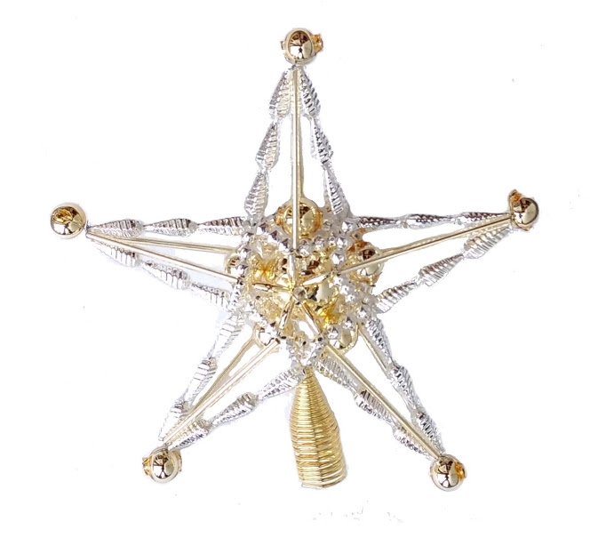 Stjernen er laget av både sølvfargede og gullfargede glassperler.